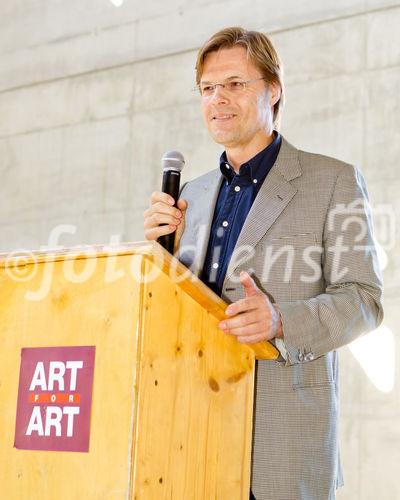 (C) fotodienst.at / Anna Rauchenberger - Wien, am 28.06.2011 - Anfang des Jahres wurde im Arsenal im 3. Wiener Gemeindebezirk mit der Errichtung einer neuen Probebühne für die Wiener Staatsoper begonnen. Heute, am 28. Juni 2011, fand die offizielle Gleichenfeier statt. FOTO: Hannes Venturo, Architekt