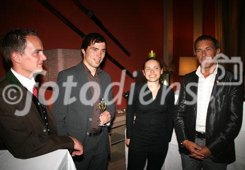 Am Foto v.l.n.r.: Bernhard Koschuttnigg (Bauleitung von Fa. Kostmann), Wolfgang Achammer (Projektmanagement) Sabrina Pinkes (Innenarchitektin) und Landeshauptmann Dr. Jörg Hauder.