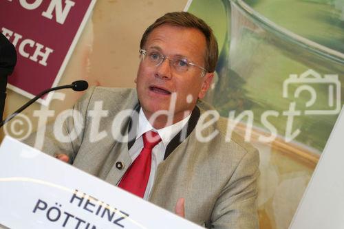 Auszeichnung neuer Genussregionen in Oberösterreich. FOTO: Heinz Pöttinger (Geschäftsführer Pöttinger Landtechnik)  (C)fotodienst/imanufaktur