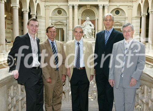 (C) fotodienst/Anna Rauchenberger - Wien, 26.08.2008 - Lexis Nexis. FOTO v.l.:  Univ.-Doz. DDr. Gunter Mayr (Leiter der Abteilung für Einkommens- und Körperschaftssteuer, Bundesministerium für Finanzen), Univ.-Prof. Dr. Christian Nowotny (Vorstand des Instituts für Zivil- und Unternehmensrecht, WU Wien), Univ.-Prof. Dr. Werner Doralt (Vorstand des Instituts für Finanzrecht, Universität Wien), Univ.-Prof. Dr. Gert Iro (Institut für Zivilrecht, Universität Wien), Univ.-Prof. Dr. Ulrich Runggaldier (Vorstand des Institut für österreichisches und europäisches Arbeitsrecht und Sozialrecht, WU Wien)