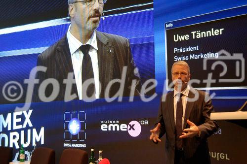 Uwe Tännler, Präsident des Schweizerischen Marketing Clubs (SMC) hält ein Referat an der 2. EMEX in Zürich. 