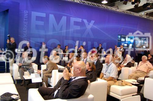 Die heute in Zürich eröffnete 2. EMEX (Eventmesse für Marketing, Kommunikation, Event und Promotion) bot zahlreichen Referenten und Zuhörern Gelegenheit Ihr Fachwissen auszutauschen und und ihre Innovationen vorzustellen. Über 400 Aussteller präsentieren ihre Dienstleistungen und Produkte an der Event-Marketing, Kommunikations- und Promotions-Messe. 