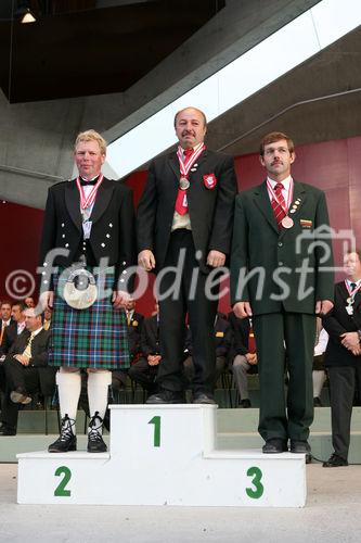 (C) fotodienst/Anna Rauchenberger - Grafenegg, 16.08.2008 - Siegerehrung der Pflüger WM in Grafenegg. Andrew B. Mitchell (Schottland), Yves Thievon (Frankreich) und Thomas Cochrane (Nordirland). 