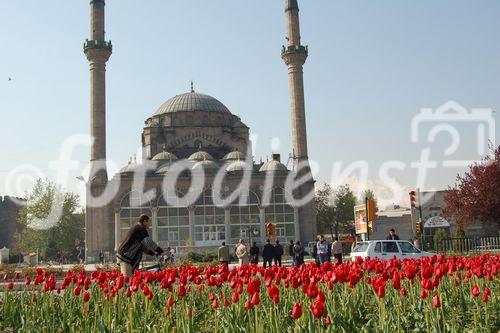 Die grosse Moschee Meydan Bürüngüz in Kayseri. The big mosque in Kayseri Meydan Bürüngüz