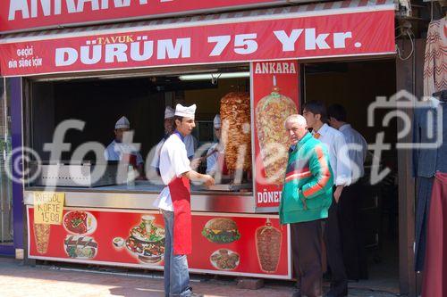 Döner-/Kebab-Essstand in Kayseri, Kappadokien. Döner-/Kebab street-shop in Kayseri