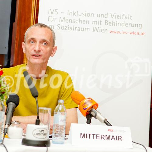 (C) fotodienst.at / Anna Rauchenberger - Wien, am 16.06.2011 - Die soeben gegründete Interessensvertretung sozialer Dienstleistungsunternehmen für Menschen mit Behinderung (IVS Wien) will auf dringenden Handlungsbedarf in der Wiener Behindertenpolitik aufmerksam machen und neue Impulse setzen. Im Rahmen einer Pressekonferenz im Café Landtmann wurde die Frage 'Ist das Angebot der Wiener Behindertenhilfe noch zeitgemäß?' erörtert. FOTO: Robert Mittermair, Vorstandssprecher IVS Wien und GF Verein LOK Leben ohne Krankenhaus.