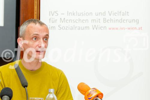 (C) fotodienst.at / Anna Rauchenberger - Wien, am 16.06.2011 - Die soeben gegründete Interessensvertretung sozialer Dienstleistungsunternehmen für Menschen mit Behinderung (IVS Wien) will auf dringenden Handlungsbedarf in der Wiener Behindertenpolitik aufmerksam machen und neue Impulse setzen. Im Rahmen einer Pressekonferenz im Café Landtmann wurde die Frage 'Ist das Angebot der Wiener Behindertenhilfe noch zeitgemäß?' erörtert. FOTO: Robert Mittermair, Vorstandssprecher IVS Wien und GF Verein LOK Leben ohne Krankenhaus.