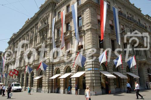 Credit Suisse, Gebäude, Hauptsitz, UBS Fusion, fusionieren, ausländische Bank, angeschlagen, Schweizer Grossbank, übernehmen Übernahme, Schweizer Finanzplatz gerät ins Wanken. 