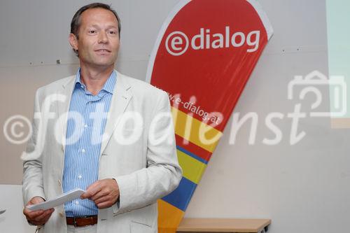 Autor Alexander Beck präsentiert neues Google AdWords Fachbuch
Dr. Karl Pall (Country Manager Google Austria) 
©fotodienst/Nadine Bargad