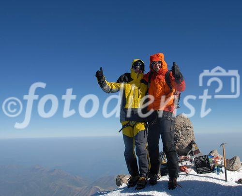 Rund 350.000 Alpinisten und Bergsteiger kommen alljährlich über das Baksantal zum Elbrus, dem mit 5.642 m höchsten Gipfel Europas. Jeder 20. versucht den Gipfelanstieg.