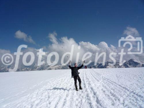 Der Anstieg zum Elbrus ist technisch einfach, aber raubt physische Kräfte. Topkondition und gute körperliche Verfassung sind eine Voraussetzung. 