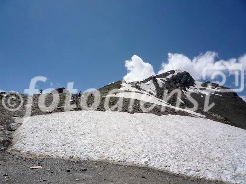 Mitarbeiter der Nachrichtenagentur pressetext haben am 22. Juli den 5.642 m hohen Kaukasus-Gipfel Elbrus bestiegen und die Entwicklung der Region nach der Olympia-Entscheidung für Sotschi untersucht.