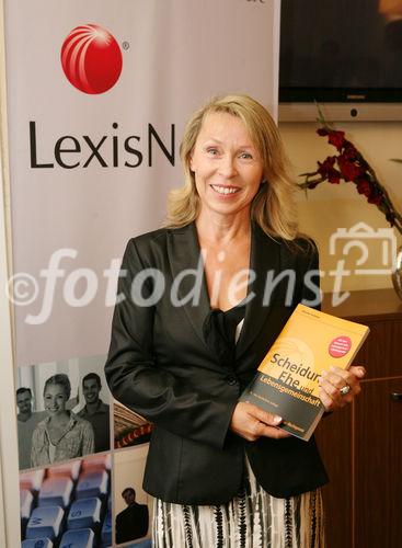 (C) fotodienst/Anna Rauchenberger - Wien, 22.07.2008 - A.Univ.-Prof. Dr. Astrid Deixler-Hübner informiert über umstrittene Reformen im Familienrecht: In den letzten Jahren hat sich das traditionelle Familienbild erhebliche verändert. Die Anzal der Paare, die unverheiratet zusammenleben, ist in den letzen Jahren signifikant angestiegen. Die gesellschaftlichen Veränderungen bringen neue Lebenswirklichkeiten, für die es noch keinen gesetzlichen Rahmen gibt. FOTO: A.Univ.-Prof. Dr. Astrid Deixler-Hübner (Autorin und Univ.-Prof. am Institut Zivilprozessrecht, Universität Linz).