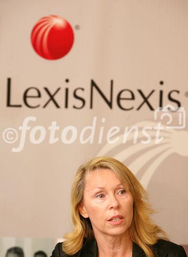 (C) fotodienst/Anna Rauchenberger - Wien, 22.07.2008 - A.Univ.-Prof. Dr. Astrid Deixler-Hübner informiert über umstrittene Reformen im Familienrecht: In den letzten Jahren hat sich das traditionelle Familienbild erhebliche verändert. Die Anzal der Paare, die unverheiratet zusammenleben, ist in den letzen Jahren signifikant angestiegen. Die gesellschaftlichen Veränderungen bringen neue Lebenswirklichkeiten, für die es noch keinen gesetzlichen Rahmen gibt. FOTO: A.Univ.-Prof. Dr. Astrid Deixler-Hübner (Autorin und Univ.-Prof. am Institut Zivilprozessrecht, Universität Linz).