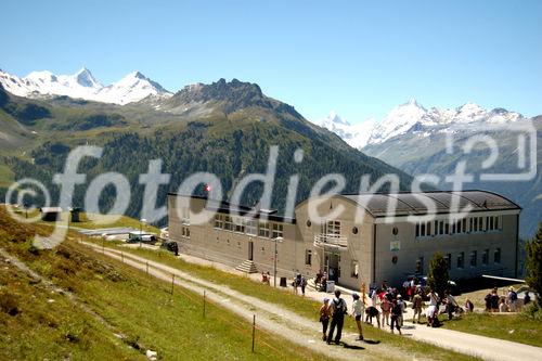 Die Bergstation ob St. Luc als Ausgangspunkt für Tagestouren und fünftägigen Trekking-Talrundreisen im Das Val d’Anniviers beim Observatorim und Planetenweg im Zinaltal. 