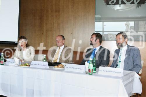 (C) fotodienst/Anna Rauchenberger - Wien, 17.07.2008 - Zweiter P-AIR Presseclub zum Thema: Wenn dem Kind die Luft wegbleibt - Kinder, Asthma und Umweltbelastungen. FOTO: Univ. Prof. Dr. Anita Rieder (Verein 'Altern mit Zukunft', Moderation), Univ. Prof. Dr. Maximilian Zach (Leiter der Klinischen Abteilung für Pädiatrische Pulmonologie und Allergologie, Medizinische Universität Graz), Dr. Rudolf Schmitzberger (Facharzt für Kinder- und Jugendheilkunde), Univ.-Prof. Dr. Manfred Neuberger (Leiter der Abteilung für Allgemeine Präventivmedizin, Medizinische Universität Wien)
