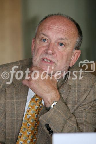 (C) fotodienst/Anna Rauchenberger - Wien, 17.07.2008 - Zweiter P-AIR Presseclub zum Thema: Wenn dem Kind die Luft wegbleibt - Kinder, Asthma und Umweltbelastungen. FOTO: Univ. Prof. Dr. Maximilian Zach (Leiter der Klinischen Abteilung für Pädiatrische Pulmonologie und Allergologie, Medizinische Universität Graz)