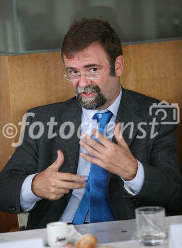 (C) fotodienst/Anna Rauchenberger - Wien, 17.07.2008 - Zweiter P-AIR Presseclub zum Thema: Wenn dem Kind die Luft wegbleibt - Kinder, Asthma und Umweltbelastungen. FOTO: Dr. Rudolf Schmitzberger (Facharzt für Kinder- und Jugendheilkunde)