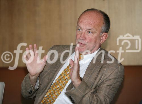 (C) fotodienst/Anna Rauchenberger - Wien, 17.07.2008 - Zweiter P-AIR Presseclub zum Thema: Wenn dem Kind die Luft wegbleibt - Kinder, Asthma und Umweltbelastungen. FOTO: Univ. Prof. Dr. Maximilian Zach (Leiter der Klinischen Abteilung für Pädiatrische Pulmonologie und Allergologie, Medizinische Universität Graz)