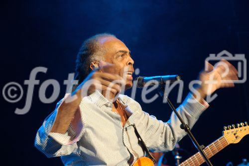 Jilberto Gil, Brasiliens Kulturminister und Musiker, beim Auftritt am Jazz Festival in Montreux, Gilberto Gil, Brasils minister for culture and musician playing at the Montreux Jazz Festival  