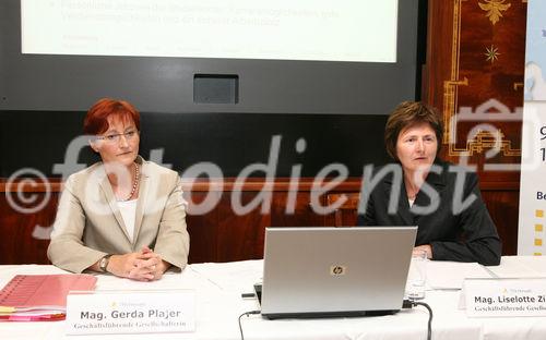 (C) fotodienst/Anna Rauchenberger - Wien, 15.07.2008 - TPA Horwath Studie: Die Mehrheit der Studierenden im Bereich Steuerlehre und -recht plant, in der Wirtschaftstreuhandbranche tätig zu werden. Von einem Arbeitgeber erwarten sie sich ein gutes Arbeitsklima und interessante Aufgabenbereiche sowie kompetente Vorgesetzte.  Die Jobaussichenten in der Branche sind in den nächsten Jahren ausgezeichnet. FOTO v.l.: Mag. Gerda Plajer (Vorsitzende der Geschäftsleitung TPA Horwath), Mag. Liselotte Ziegler (Geschäftsführende Gesellschafterin TPA Horwath)