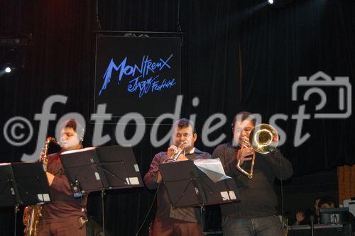 Die drei Musiker der brasilianischen Band von Elba Ramhalo - Trompeter Enok, Saxophonist Gilberto und Marconi an der Trombone - beim Auftritt am Jazz Festival in Montreux; The three musicians from the brazilian band Elba Ramhalo: s Enok (trumpet), Saxophonist Gilberto und Marconi (Trombone) performing at the MOntreux Jazz Festival