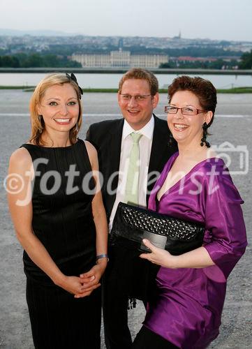 Gastgeber Thomas Kloibhofer begrüßte 150
Geschäftspartner und Freunde auf der Gloriette. Gefeiert wurden 10 erfolgreiche Jahre Competence Call Center. (C)fotodienst/Ingo Derschmidt