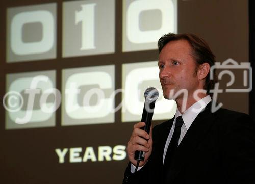 Gastgeber Thomas Kloibhofer begrüßte 150
Geschäftspartner und Freunde auf der Gloriette. Gefeiert wurden 10 erfolgreiche Jahre Competence Call Center. (C)fotodienst/Ingo Derschmidt