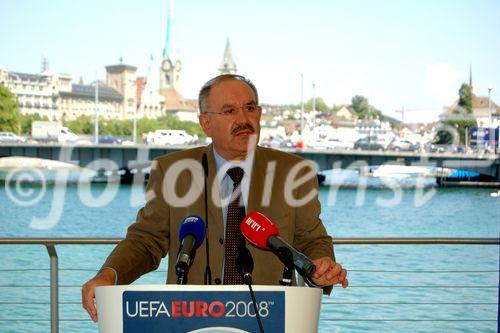 Zürcher Regierungsrat Dr. Hans Hollenstein an der Euro 2008 Schlussbilanz-Pressekonferenz