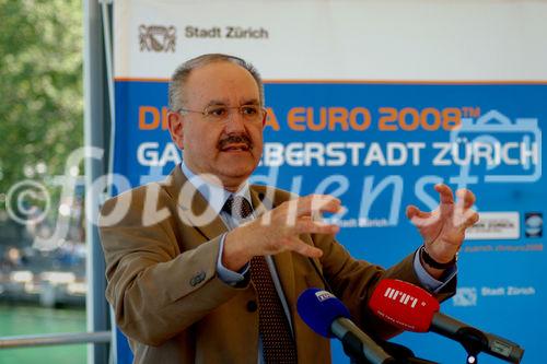 Zürcher Regierungsrat Dr. Hans Hollenstein an der Euro 2008 Schlussbilanz-Pressekonferenz