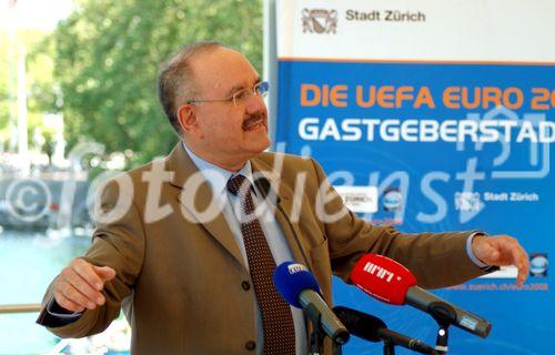 Zürcher Regierungsrat Dr. Hans Hollenstein an der Euro 2008 Schlussbilanz-Pressekonferenz