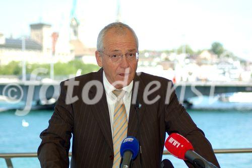 Der Zürcher Statdpräsident Dr. Elmar Ledergerber verkündet durchwegs positive Erfahrungen mit der Euro 2008 an der Schlussbilanz-Pressekonferenz in Zürich