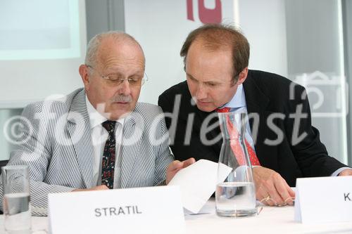 (C) fotodienst/Anna Rauchenberger - Wien, 27.06.2008 -  ISPA Forum 'EU Rechtsrahmen - Sicherheit durch Regulierung?'. Rudolf Strohmeier (EU Kommission), Othmar Karas (Europäisches Parlament) und Sarah Brabender (EuroISPA) präsentieren die Vorschläge für eine Überarbeitung des europäischen Rechtsrahmens für elektronische Kommunikationsnetze und -dienste. FOTO v.l.: Alfred Stratil (Europäischer Rat, BMVIT), Othmar Karas (Abgeordneter des Europäischen Parlaments)