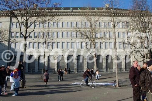 Schweizerische Nationalbank am Bürkliplatz in Zürich. Swiss national bank in Zürich at Bürkliplatz in the financial district the first house on Bahnhofstreet.