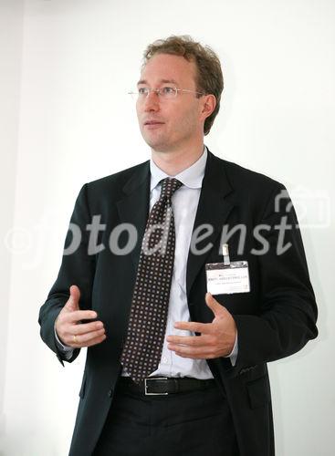 (C) fotodienst/Anna Rauchenberger - Wien, 23.06.2008 - Am 23.Juni fand ein ÖCI Karriereforum zum Thema 'IFRS & Controlling - Wieviel IFRS brauchtIhr Controlling?' statt. . Mehr als 75 interessierte Finanzfachleute kamen ins Österreichische Controller-Institut (ÖCI), um sich eingehend über das Thema zu informieren. FOTO: Christian Engelbrechtsmüller, KPMG Alpentreuhand