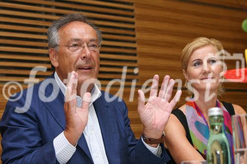 (C) fotodienst/Anna Rauchenberger - Wien, 23.06.2008 - Pressekonferenz zu den Österreichischen Medientagen und der Medienmesse, die im September stattfinden werden. FOTO v.l.: Hans-Jörgen Manstein (Manstein Verlag), Petra Reifeltshammer (Leiterin der Medienmesse)