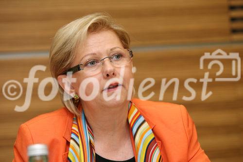 (C) fotodienst/Anna Rauchenberger - Wien, 23.06.2008 - Pressekonferenz zu den Österreichischen Medientagen und der Medienmesse, die im September stattfinden werden. FOTO: KR Brigitte Jank (Präsidentin der Wirtschaftskammer Wien)