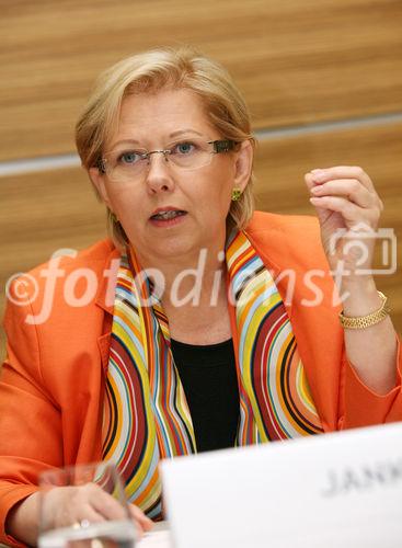 (C) fotodienst/Anna Rauchenberger - Wien, 23.06.2008 - Pressekonferenz zu den Österreichischen Medientagen und der Medienmesse, die im September stattfinden werden. FOTO: KR Brigitte Jank (Präsidentin der Wirtschaftskammer Wien)