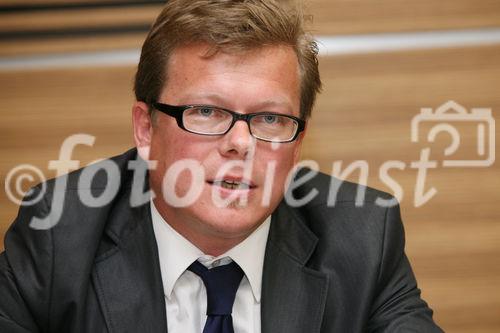 (C) fotodienst/Anna Rauchenberger - Wien, 23.06.2008 - Pressekonferenz zu den Österreichischen Medientagen und der Medienmesse, die im September stattfinden werden. FOTO: Dr. Claus Hofer (Geschäftsführer des ZIT, Zentrum für Innovation und Technologie)