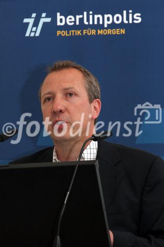 Thomas Deichmann (freier Journalist und ist Chefredakteur von NOVO) auf der Podiumsdiskussion 