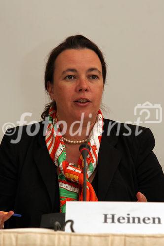 Parl. Staatssekretärin Ursula Heinen (BMELV) auf der Podiumsdiskussion 