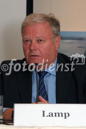 Helmut Lamp (Vorstandsvorsitzender des Bundesverbandes Bioenergie) auf der Podiumsdiskussion 