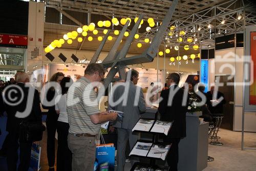 Messestand der elero GmbH: elero stellt die neuen Produktreihen auf der Intersolar 2008 vor. (C)Fotodienst/Robert Auerbacher