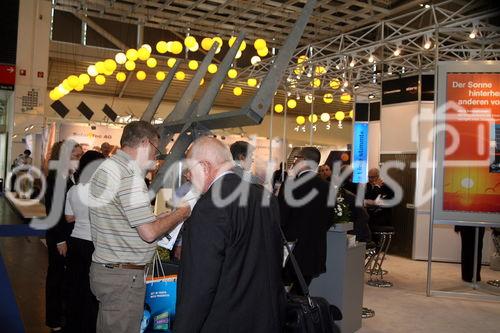 Messestand der elero GmbH: elero stellt die neuen Produktreihen auf der Intersolar 2008 vor. (C)Fotodienst/Robert Auerbacher