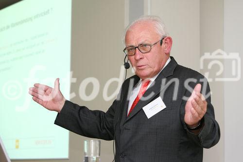 (C) fotodienst/Anna Rauchenberger - Wien, 11.06.2008 - Die GfK Roadshow fand zum Thema 'Stammkunden wandern ab. 
Schicksal oder Versäumnis?' statt. Der Fokus der Marketingaktivitäten liegt heute vermehrt auf Neukundengewinnung statt auf bereits bestehenden Kunden, da hier oft von (lebens)lang andauernder Markenbindung ausgegangen wird. FOTO: Wolfgang Twardawa (Division Manager GfK Panel Service)