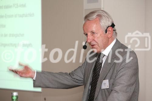 (C) fotodienst/Anna Rauchenberger - Wien, 11.06.2008 - Die GfK Roadshow fand zum Thema 'Stammkunden wandern ab. 
Schicksal oder Versäumnis?' statt. Der Fokus der Marketingaktivitäten liegt heute vermehrt auf Neukundengewinnung statt auf bereits bestehenden Kunden, da hier oft von (lebens)lang andauernder Markenbindung ausgegangen wird. FOTO: Dr. Peter Haller (Geschäftsführer Serviceplan Agenturgruppe)