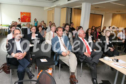 (C) fotodienst/Anna Rauchenberger - Wien, 11.06.2008 - Die GfK Roadshow fand zum Thema 'Stammkunden wandern ab. 
Schicksal oder Versäumnis?' statt. Der Fokus der Marketingaktivitäten liegt heute vermehrt auf Neukundengewinnung statt auf bereits bestehenden Kunden, da hier oft von (lebens)lang andauernder Markenbindung ausgegangen wird. 