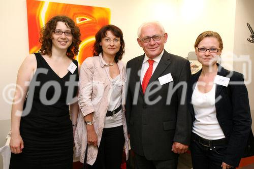 (C) fotodienst/Anna Rauchenberger - Wien, 11.06.2008 - Die GfK Roadshow fand zum Thema 'Stammkunden wandern ab. 
Schicksal oder Versäumnis?' statt. Der Fokus der Marketingaktivitäten liegt heute vermehrt auf Neukundengewinnung statt auf bereits bestehenden Kunden, da hier oft von (lebens)lang andauernder Markenbindung ausgegangen wird. 