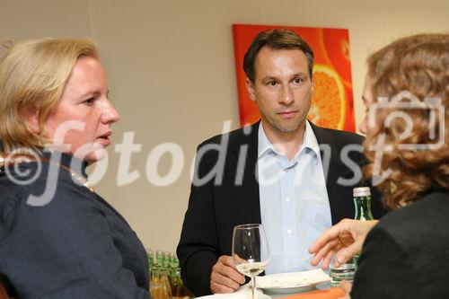 (C) fotodienst/Anna Rauchenberger - Wien, 11.06.2008 - Die GfK Roadshow fand zum Thema 'Stammkunden wandern ab. 
Schicksal oder Versäumnis?' statt. Der Fokus der Marketingaktivitäten liegt heute vermehrt auf Neukundengewinnung statt auf bereits bestehenden Kunden, da hier oft von (lebens)lang andauernder Markenbindung ausgegangen wird. 