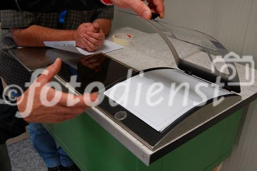 Hooligans werden zu Basels Haftstrasse im ehemaligen Gefängnis abgeführt, nach Abnahme der Utensilien inhaftiert und durch Jugend- und Staatsanwälte befragt, bevor Sie vom Haftrichter verurteilt,  freigesprochen oder  den Migra-tionsbehörden zur Ausschaffung zugeführt werden. Das Gebäude wird von der Armee bewacht, welche auch die Einlasskontrolle macht.